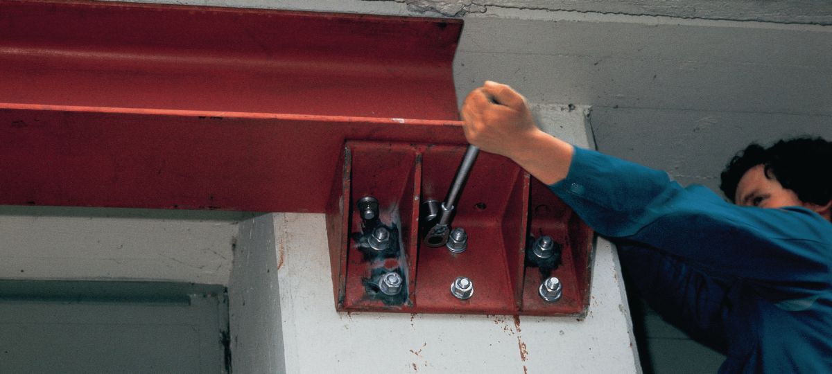 Hilti Wedge Anchor HST3 M16x170 70/50 (Pack of 12)